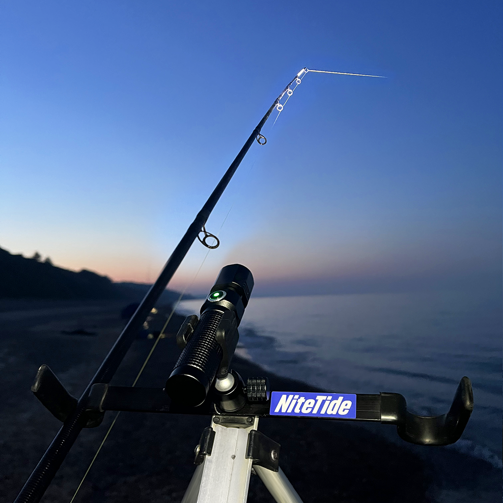 Sea fishing rod tip lights, tripod torch, night view 2